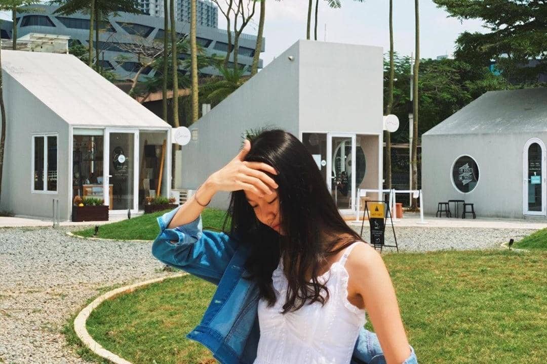 instagram.com/ theresiafrita