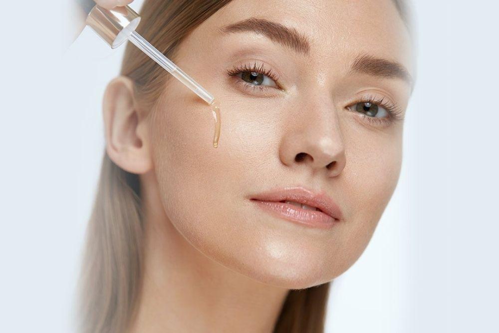 Kulit Cerah dan Glowing dengan 7 Rekomendasi Serum Vitamin C Ini