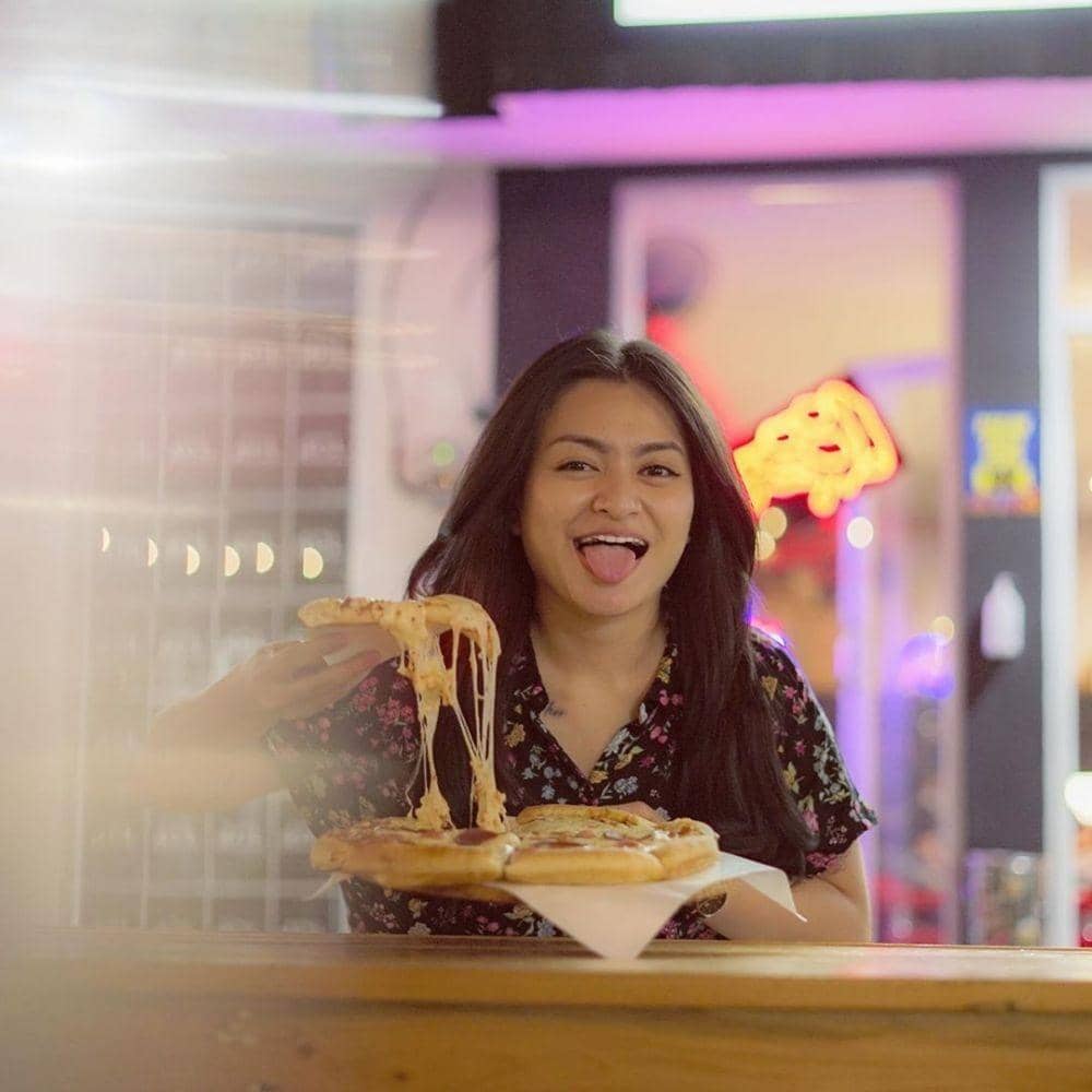 Instagram.com/nathalieholscher