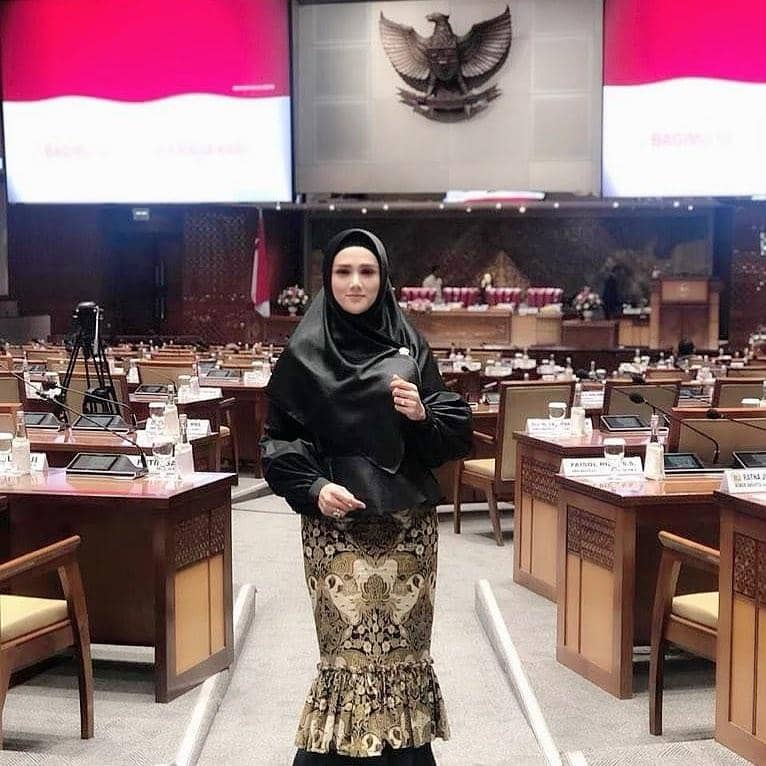 Instagram.com/mulanjameela1