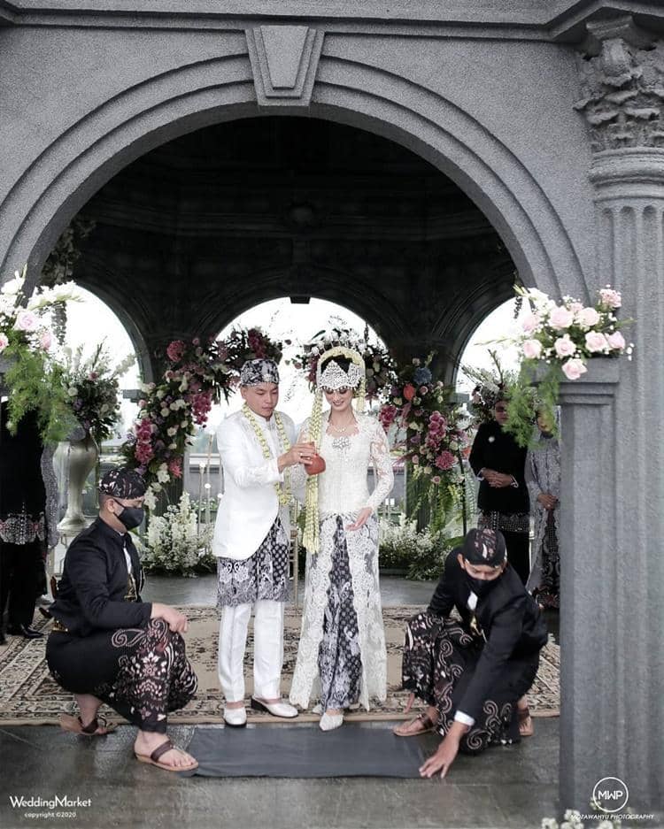 Instagram.com/weddingmarket_id