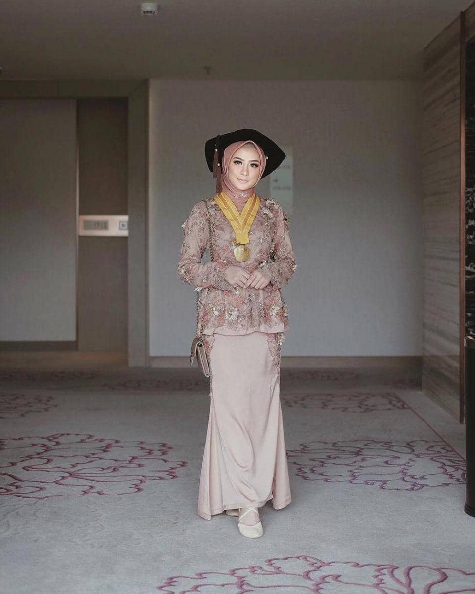 Instagram.com/helminursifah