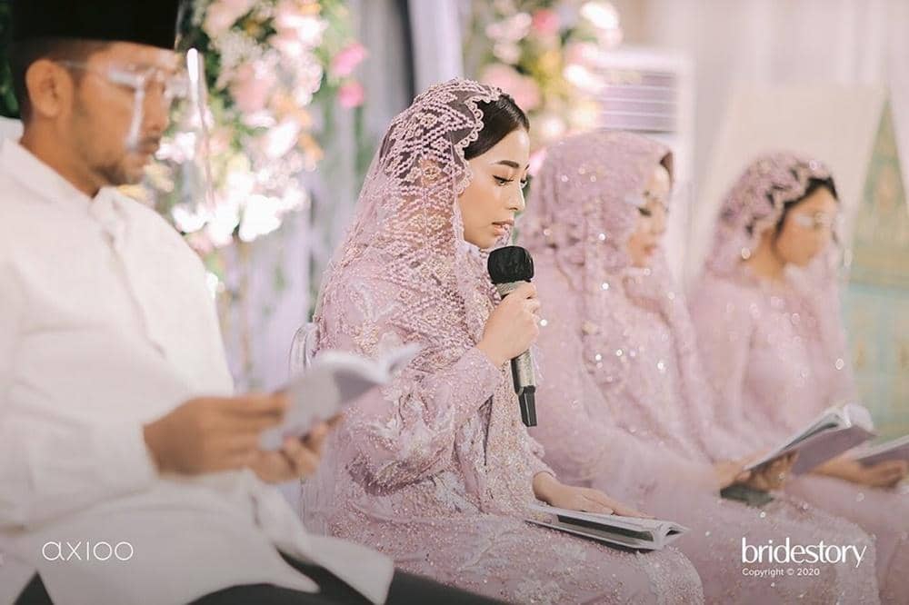 Instagram.com/thebridestory, axioo