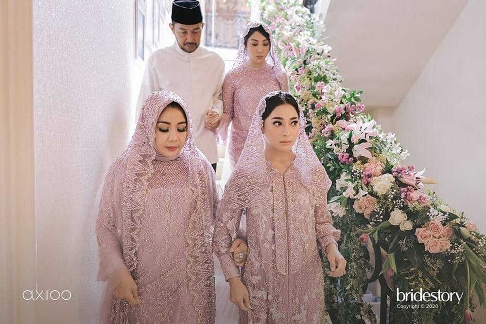 Instagram.com/thebridestory, axioo