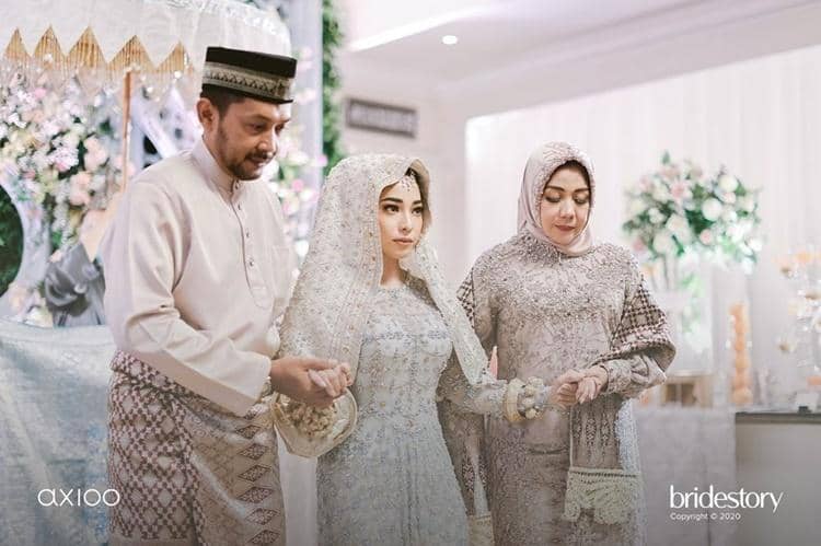 Instagram.com/thebridestory, axioo