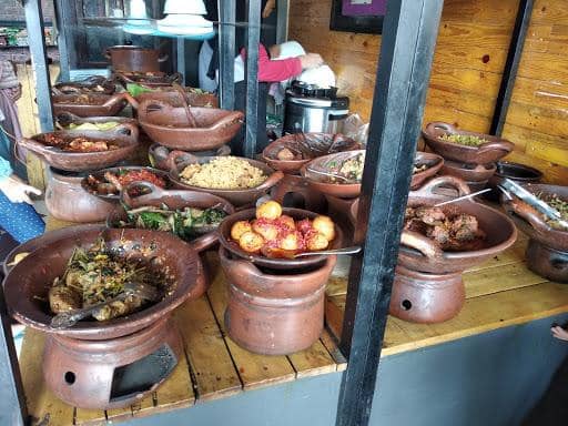 instagram.com/ gudeg_yu_narni