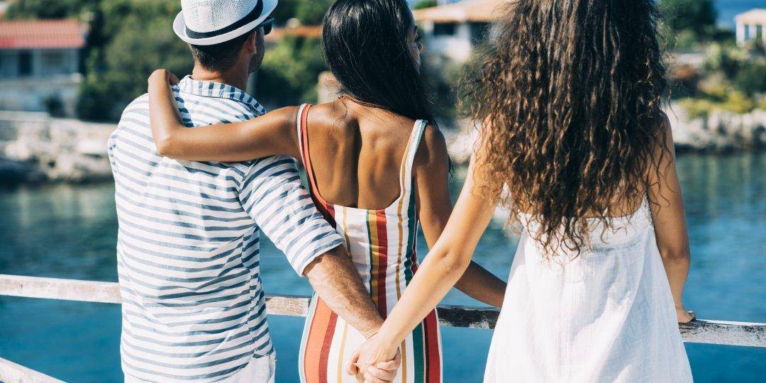 3 Zodiak yang Bisa Jatuh Cinta ke Dua Orang Sekaligus