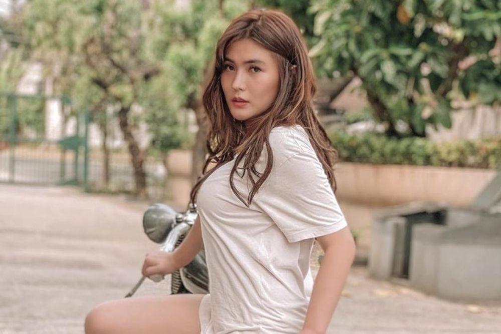 7 Pesona Angela Lee yang Sukes Luluhkan Hati Pengusaha Tajir 