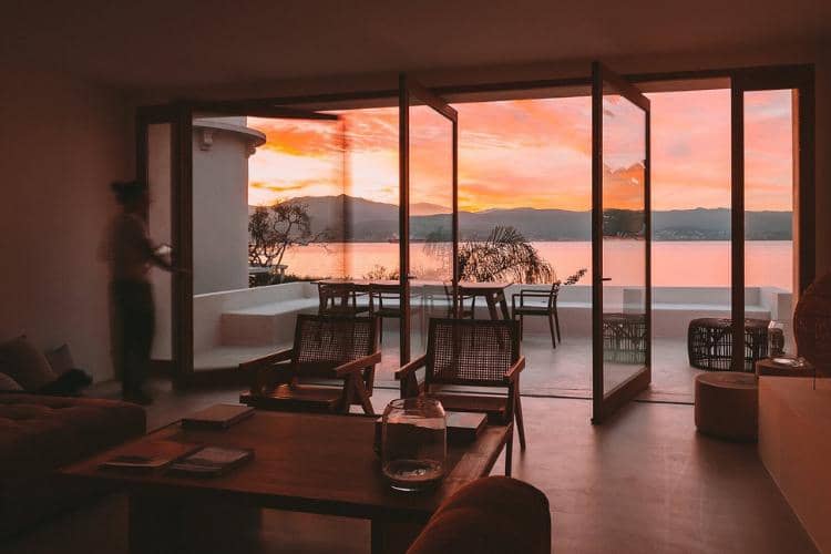 twitter.com/@INTERIORPORN1