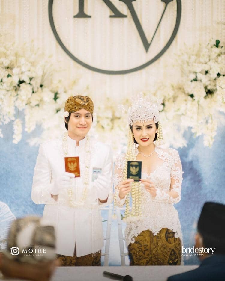 Instagram.com/thebridestory, moirephoto