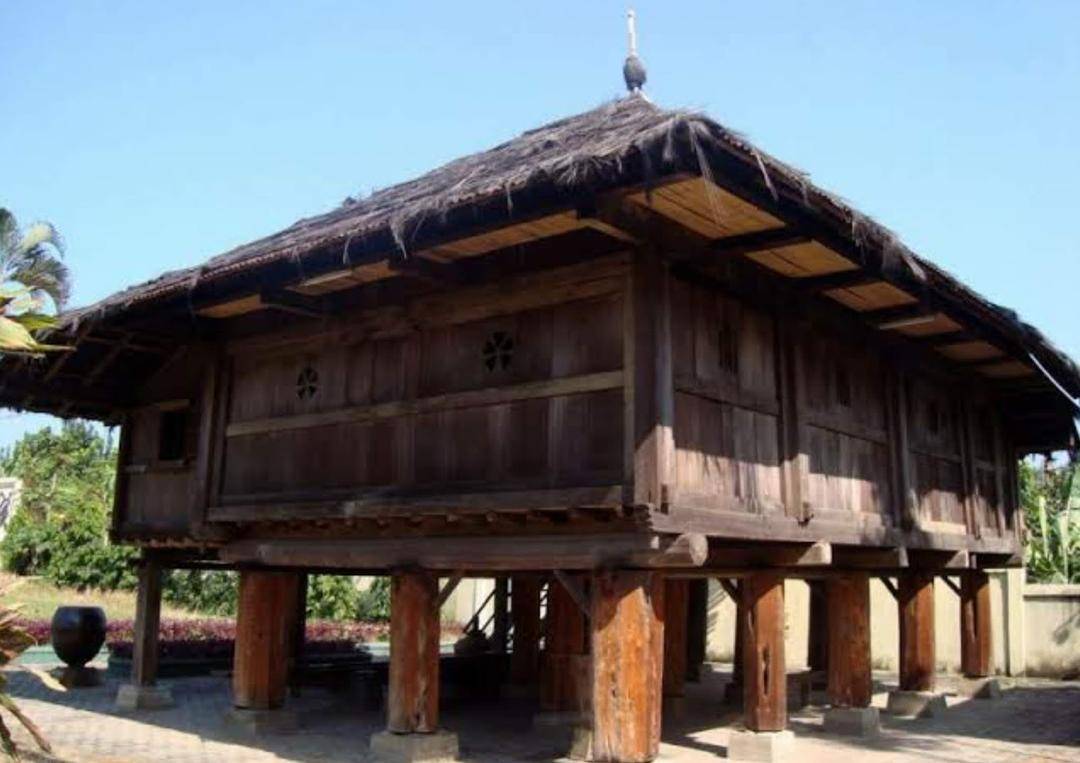 Fakta Rumah Adat Lampung Lengkap Nama dan Gambar! | Popbela.com