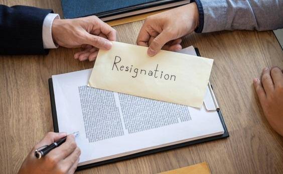 12 Contoh Surat Pengunduran Diri & Melepas Jabatan Secara Profesional