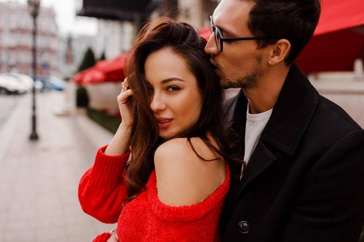 10 Kata-Kata Meluluhkan Hati Perempuan yang Cuek