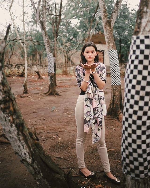 Instagram.com/azriel_sarah_fans