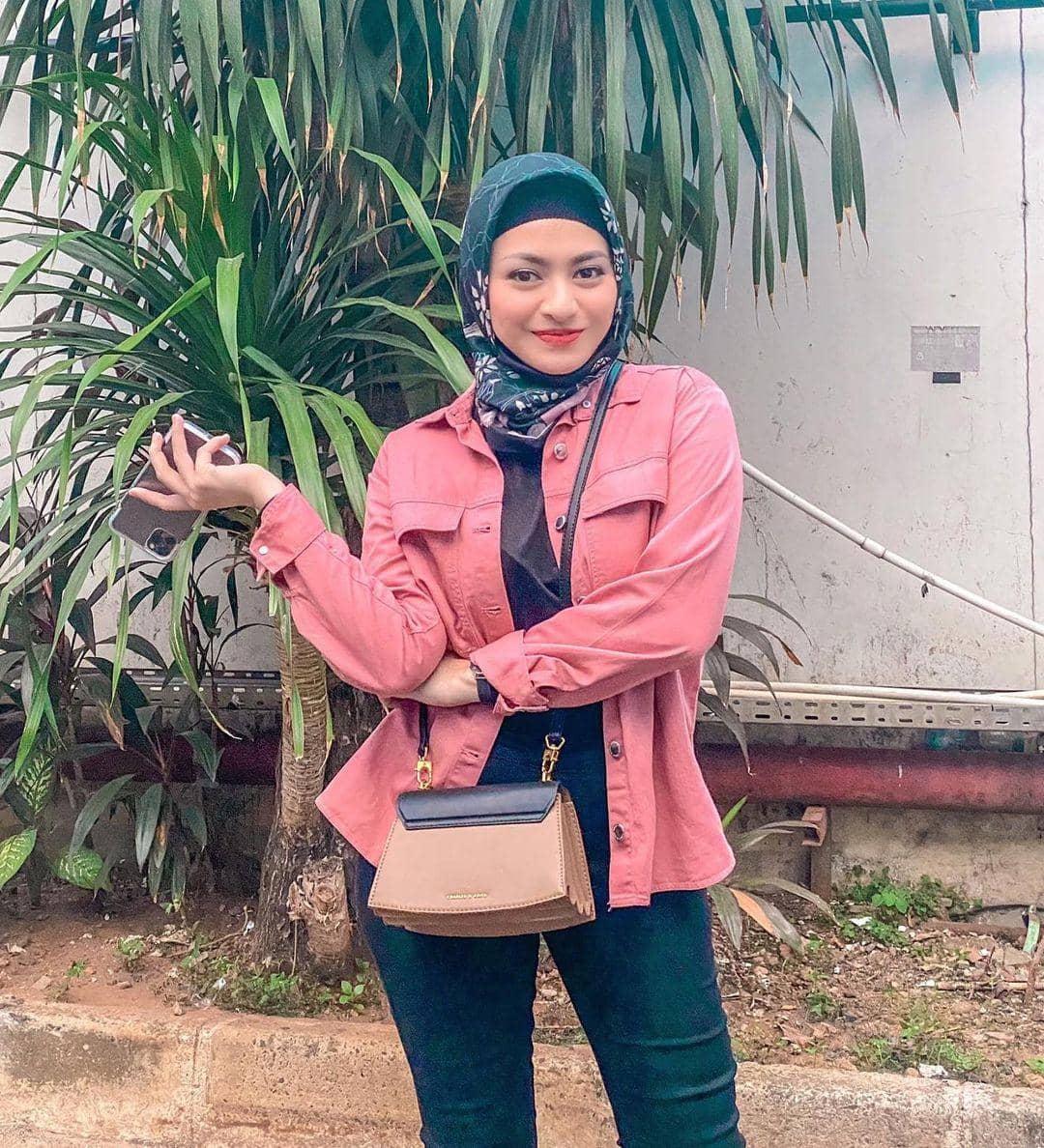 Instagram.com/nathalieholscher