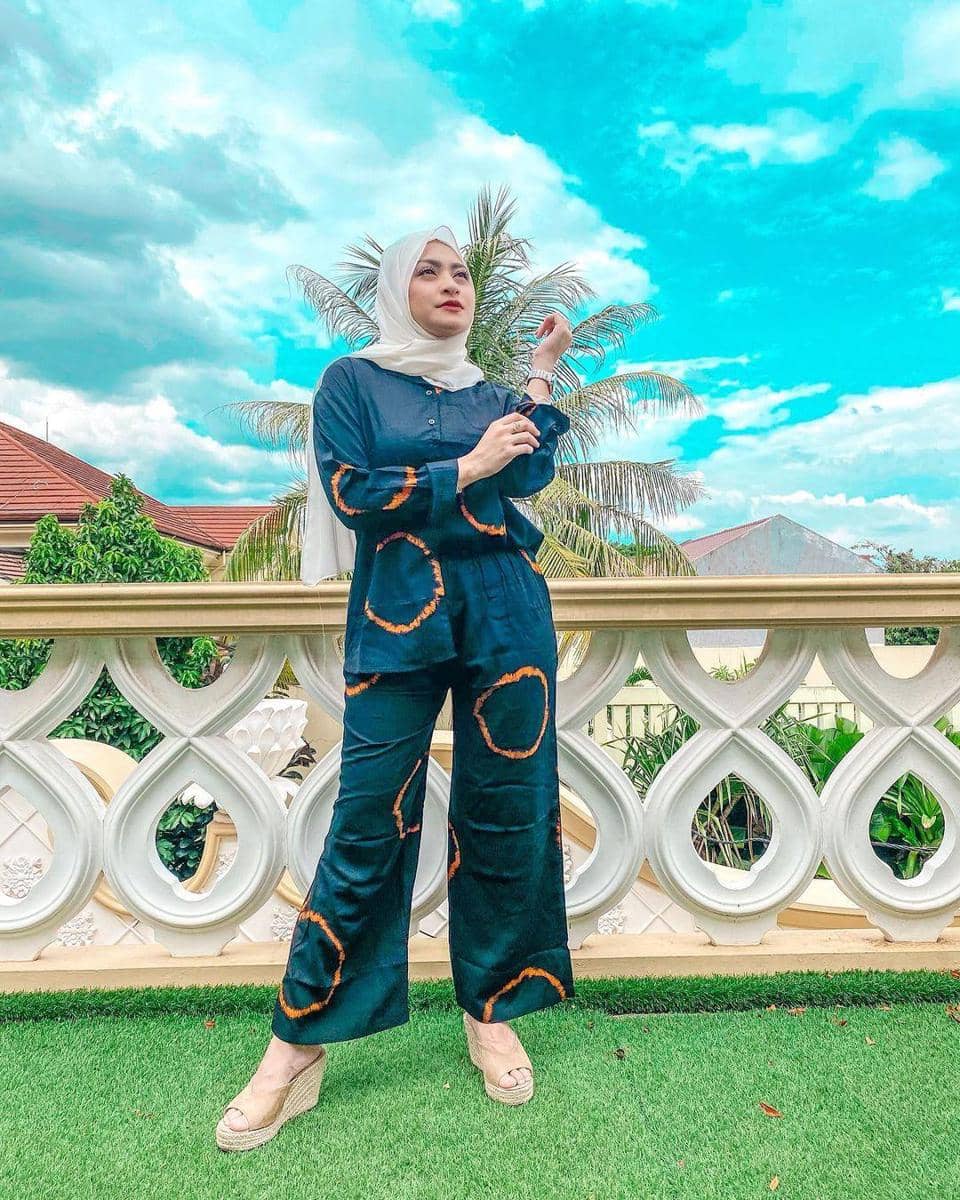 Instagram.com/nathalieholscher