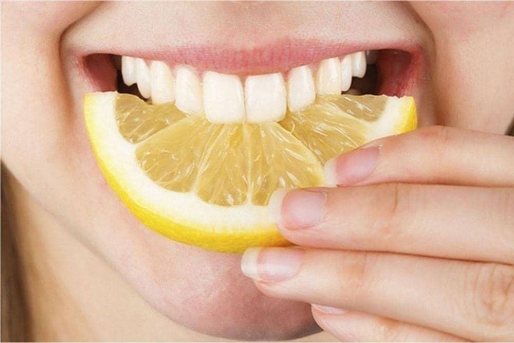 Cara memutihkan gigi kuning secara alami/mouthwatchers.com