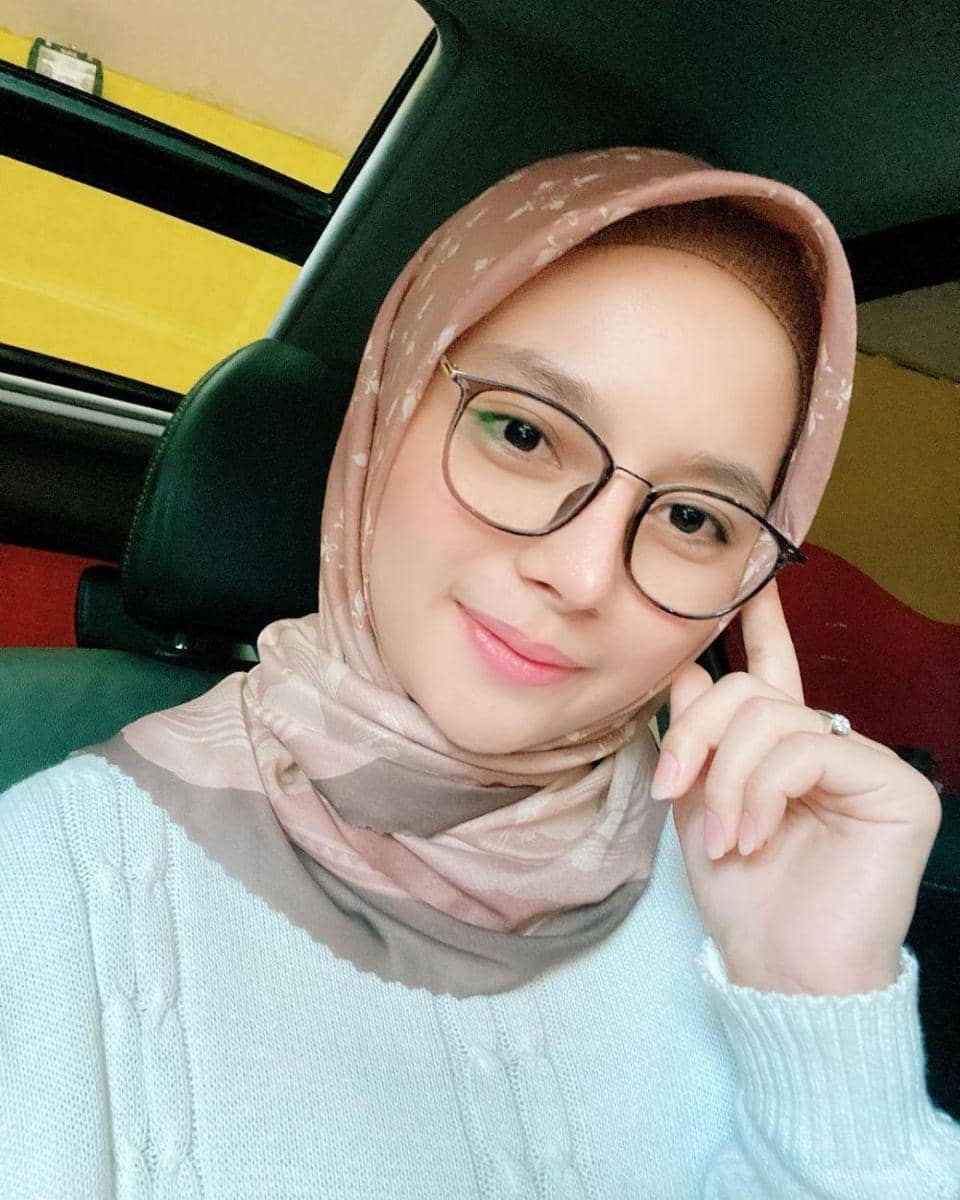 instagram.com/larassatikusnandar