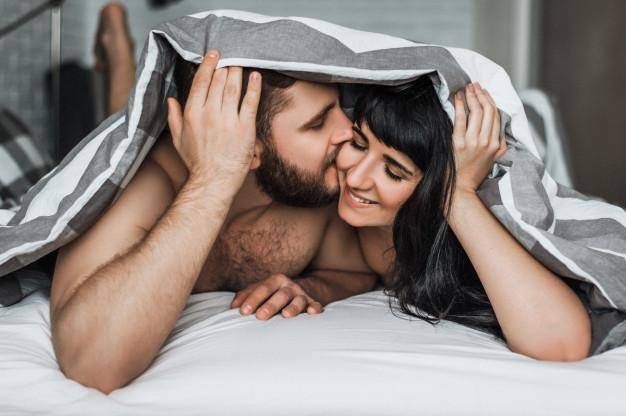 Malas Woman on Top, Lakukan 10 Hal Ini Saat Kamu di Bawahnya