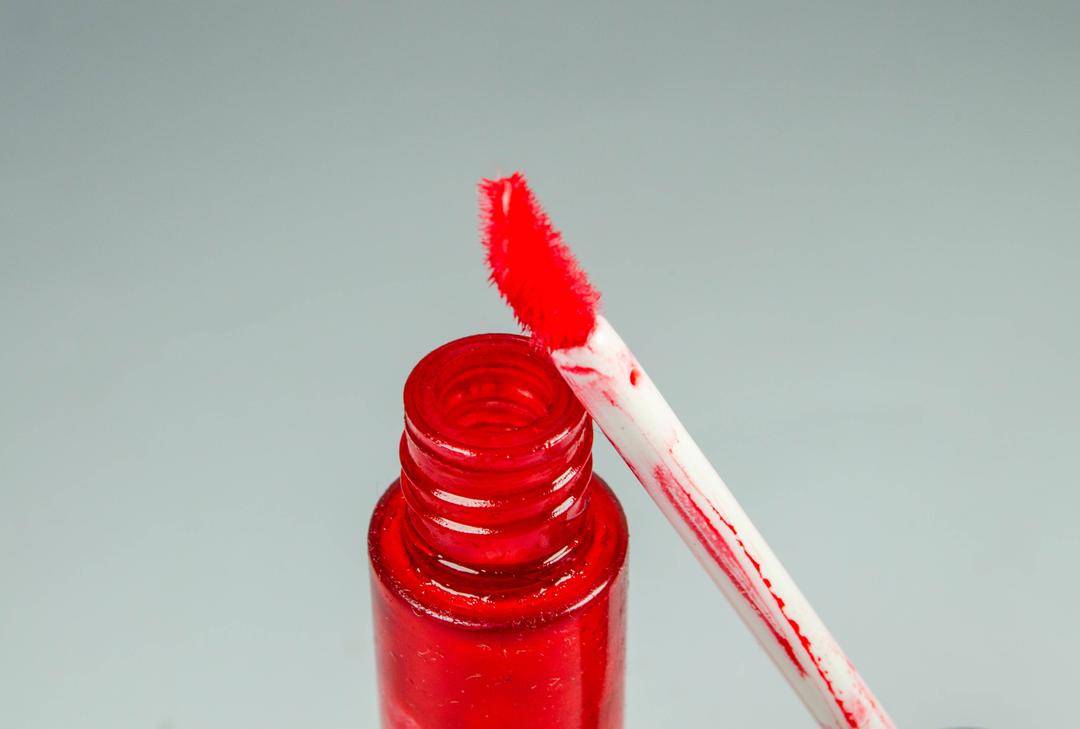 Kenapa Lip Tint Selalu Laku? Ini 4 Jawabannya! 