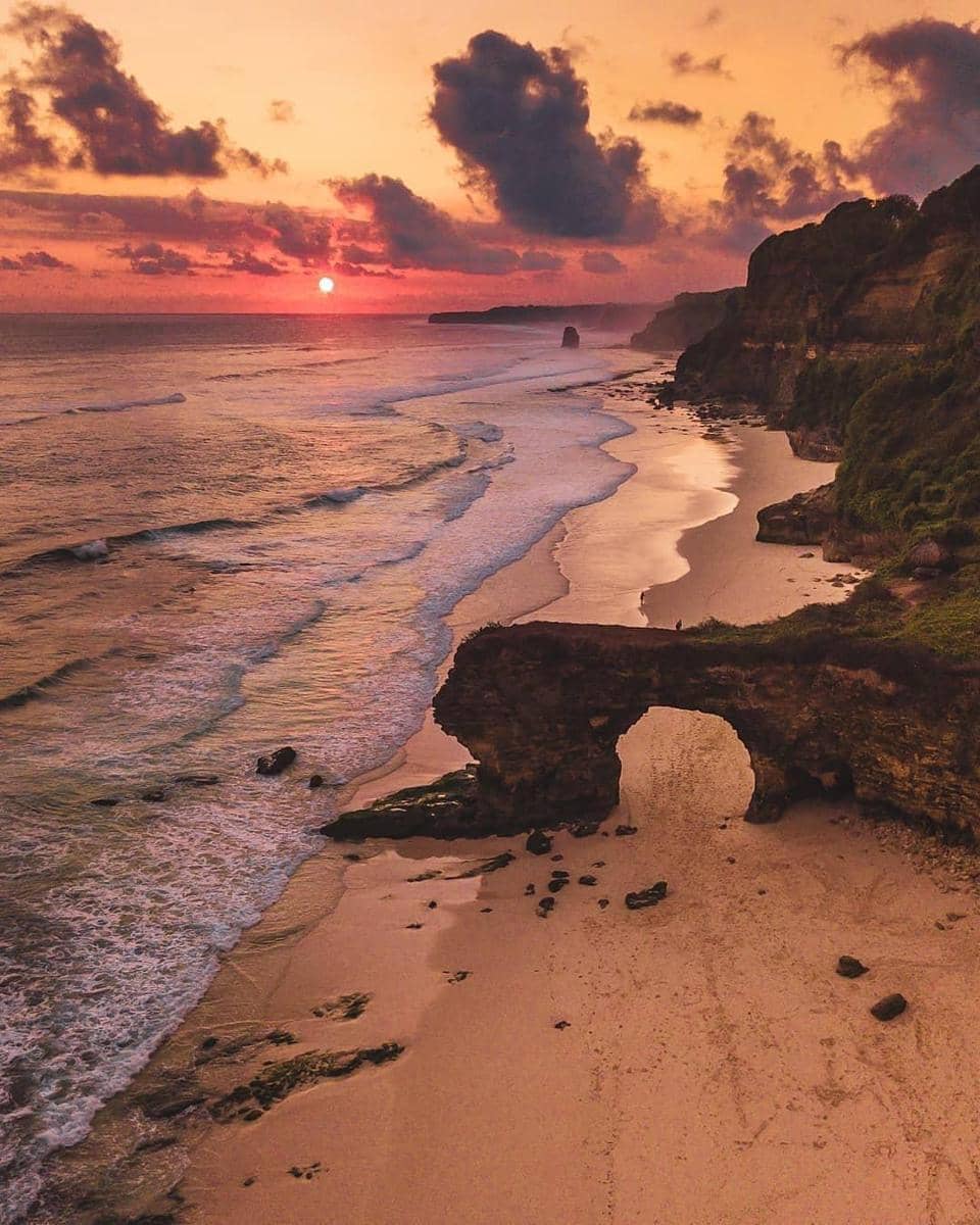 Instagram.com/adhinagara