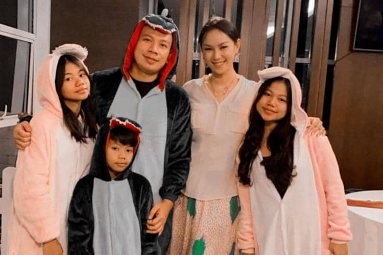 Instagram.com/vickyprasetyo777