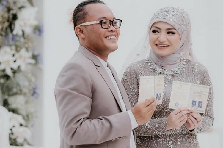 Instagram.com/nathalieholscher