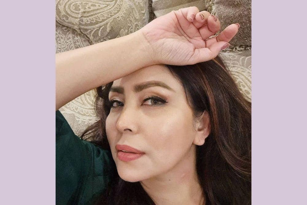 instagram.com/mayangsari_official