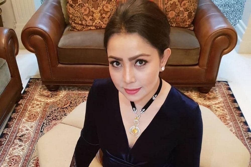 instagram.com/mayangsari_official