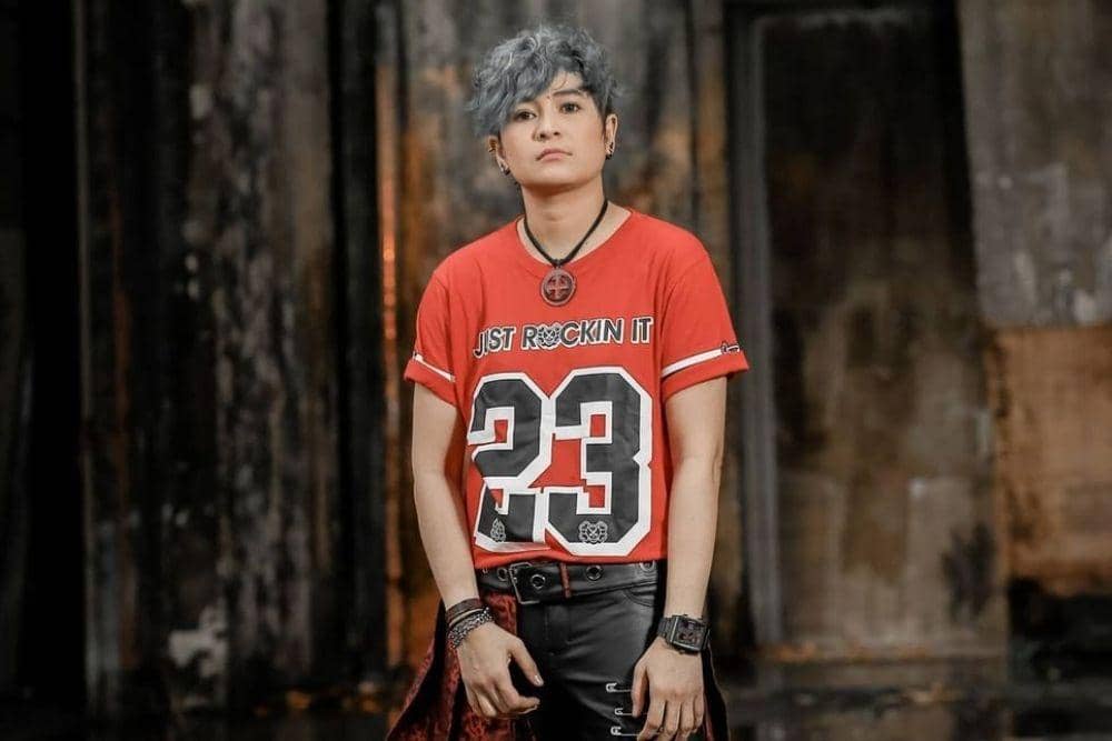 instagram.com/mitathevirgin