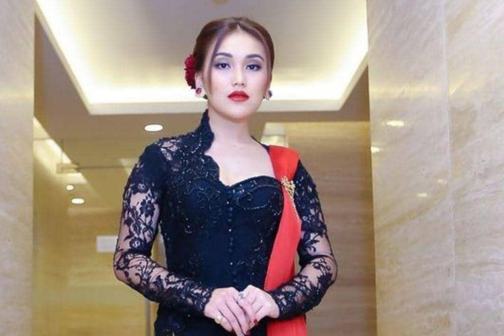 instagram.com/ayutingting92