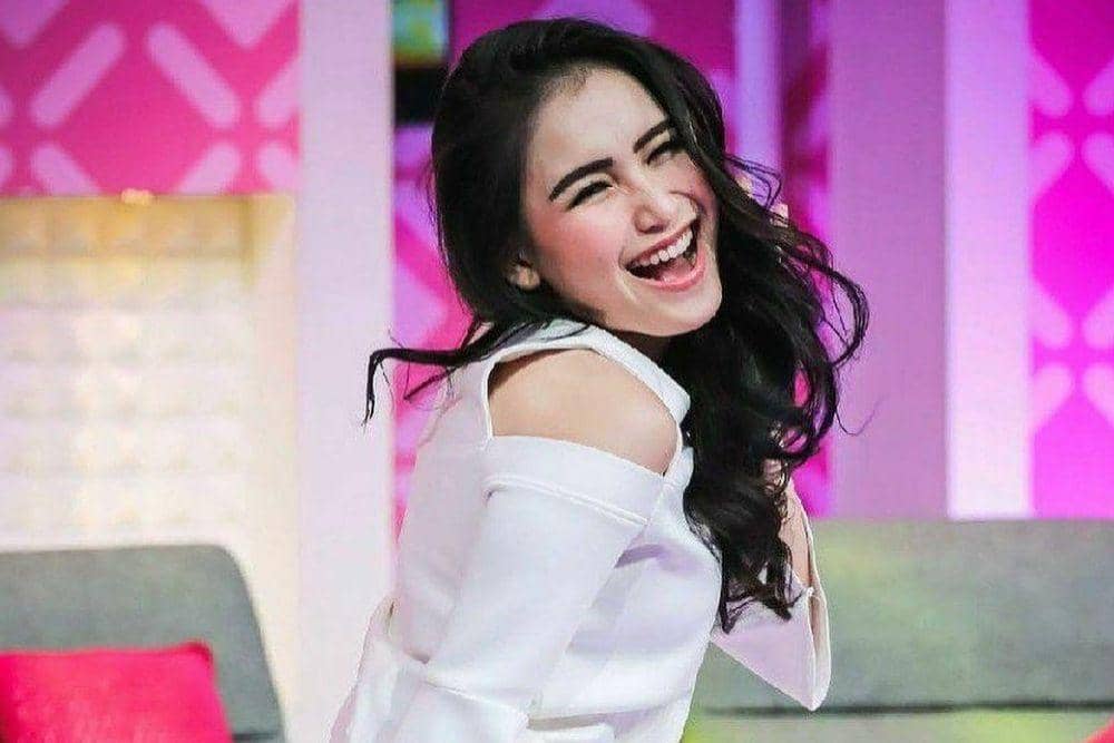 instagram.com/ayutingting92