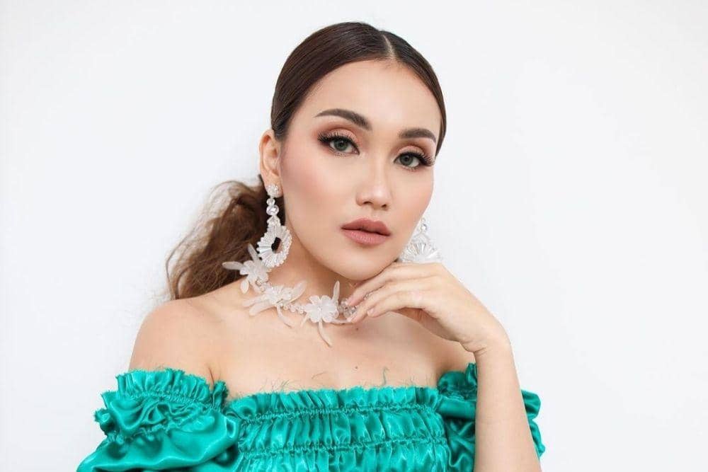 instagram.com/ayutingting92