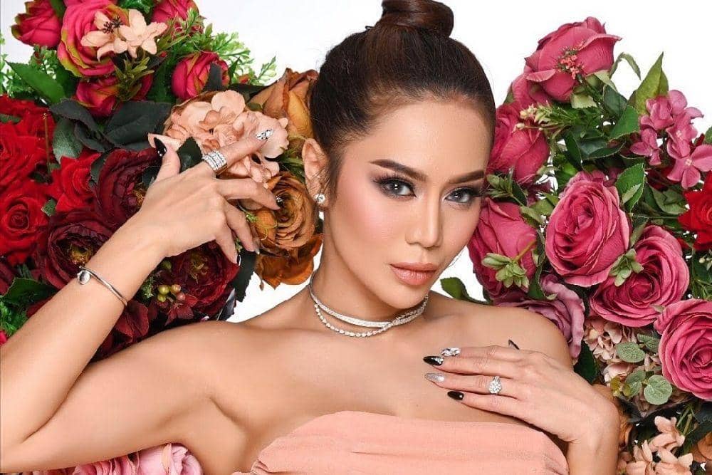 instagram.com/vickyzainal24