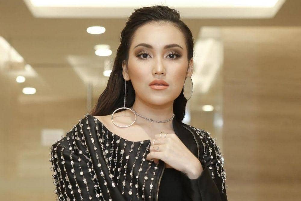 instagram.com/ayutingting92