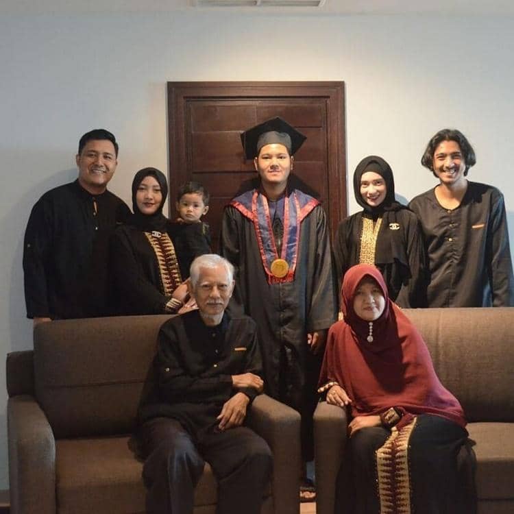 Instagram.com/pramesti.pramaiswara