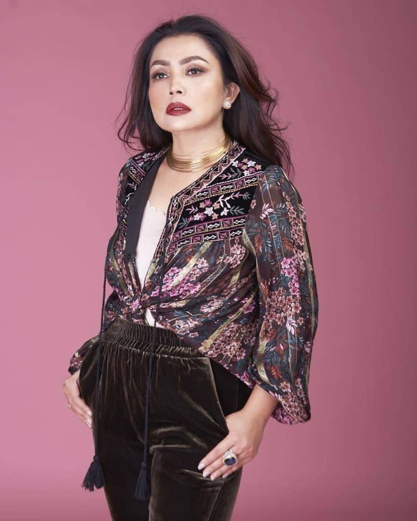 instagram.com/mayangsari_official/