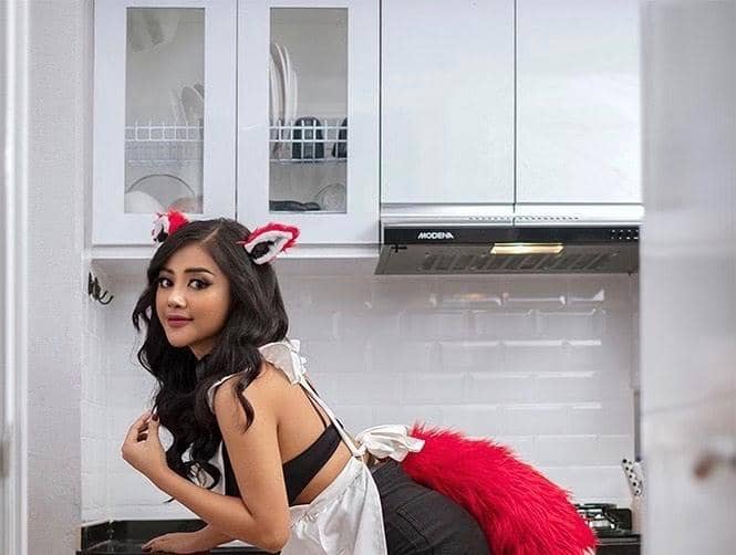 Instagram.com/taniaayusiregarofficial