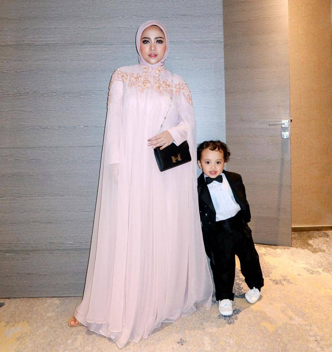 Instagram.com/rachelvennya