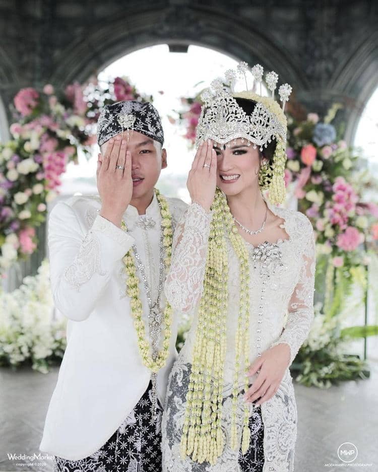 Instagram.com/atriesangel, mozawahyu