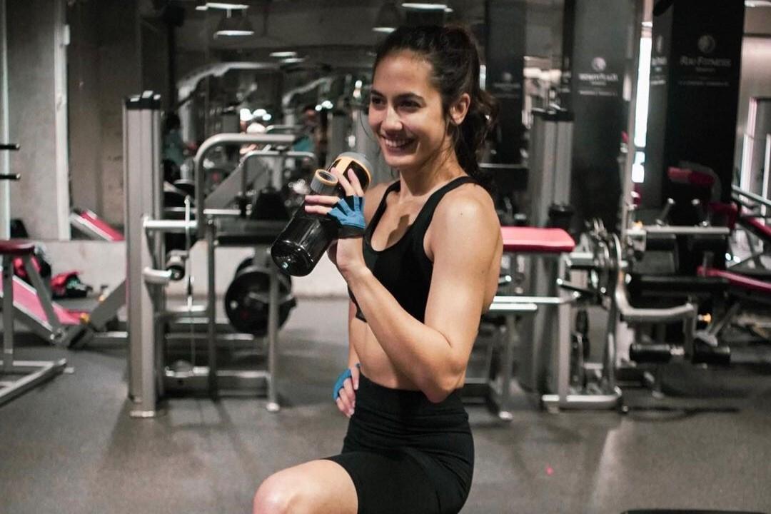 Intip Gaya Seksi Artis Indonesia saat Olahraga di Gym