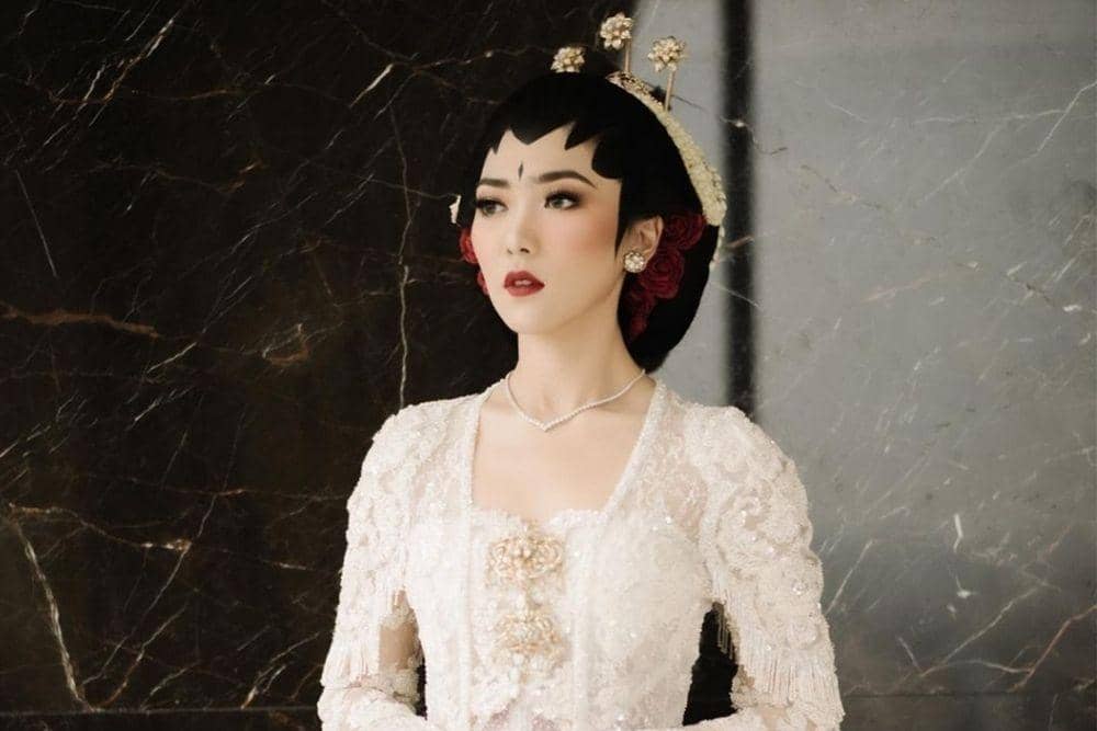 instagram.com/isyanasarasvati