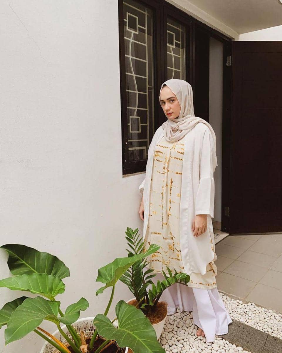 Instagram.com/putriannesaloka