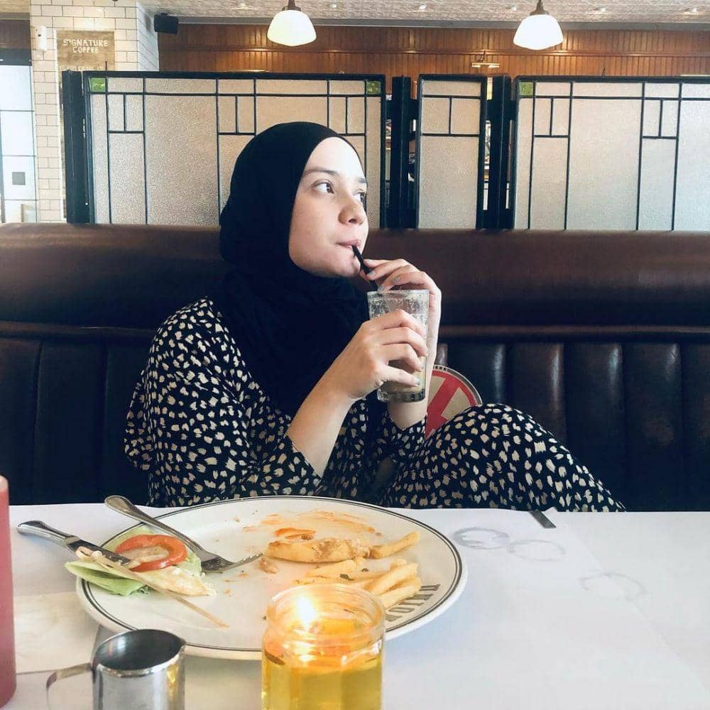 Instagram.com/putriannesaloka