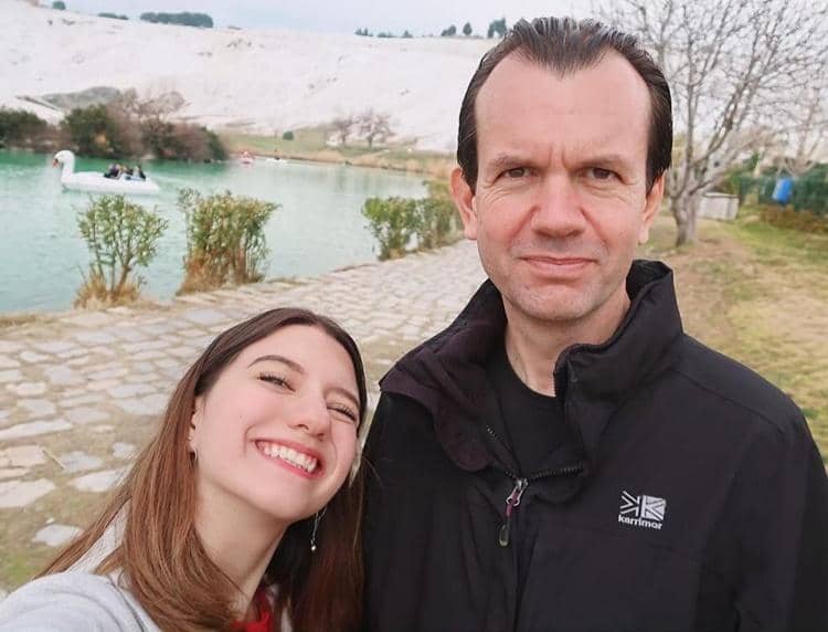 Instagram.com/cassandraslee