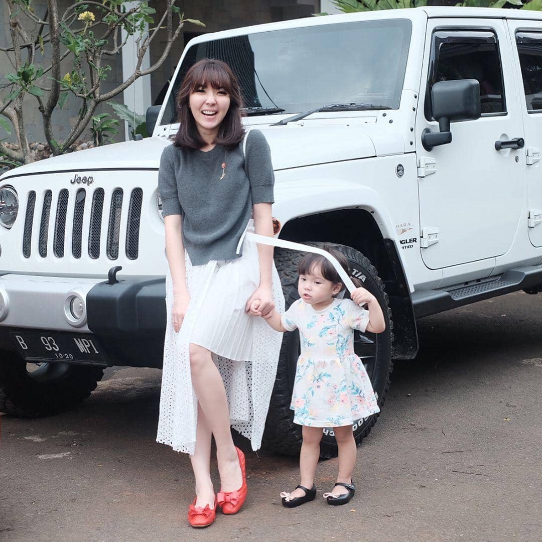 Instagram: @gisel_la