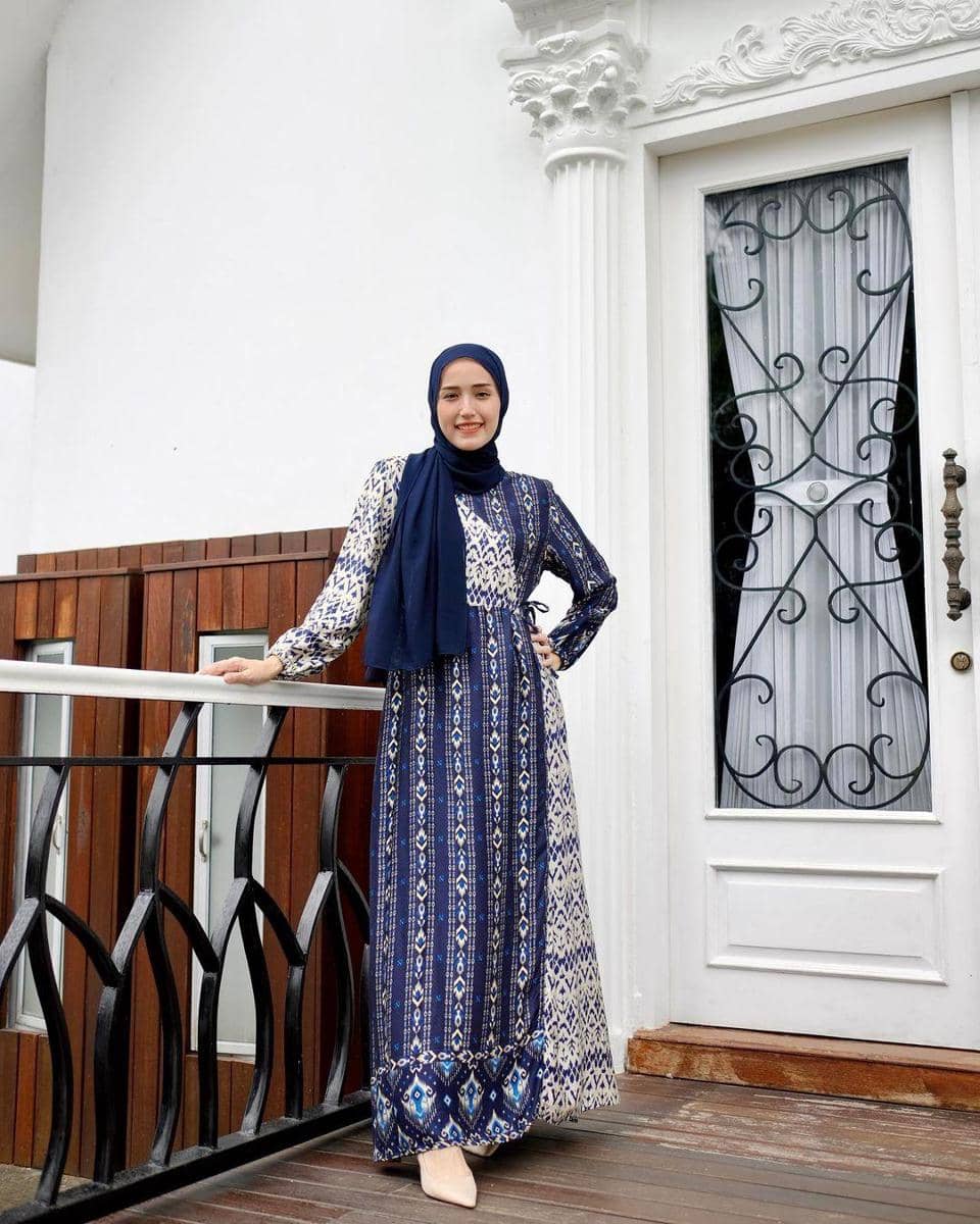 instagram.com/adeliapasha