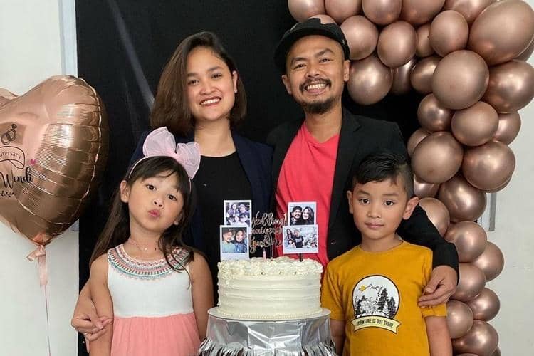 Instagram.com/revtiayunatasya