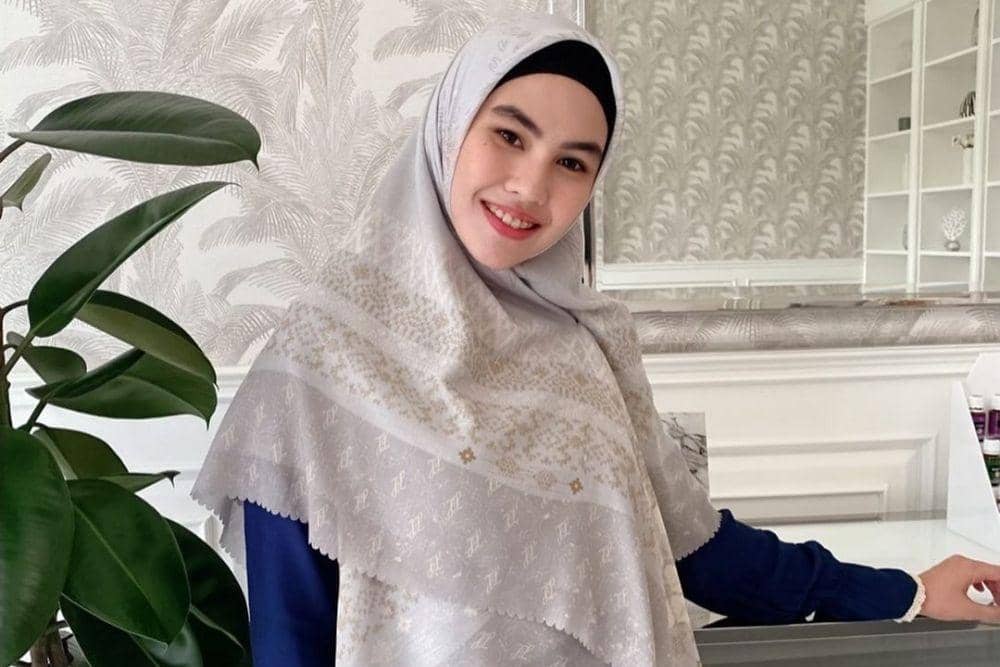 instagram.com/kartikaputriworld