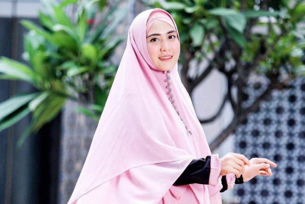 instagram.com/apriljasmine85